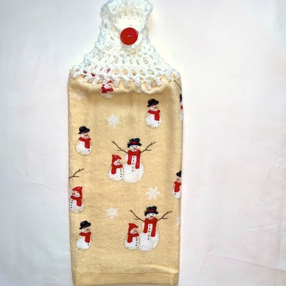 Hand Crafted Snowmen Crocheted Top Hanging Kitchen or Bathroom Hand Towel - Picture 2 of 3